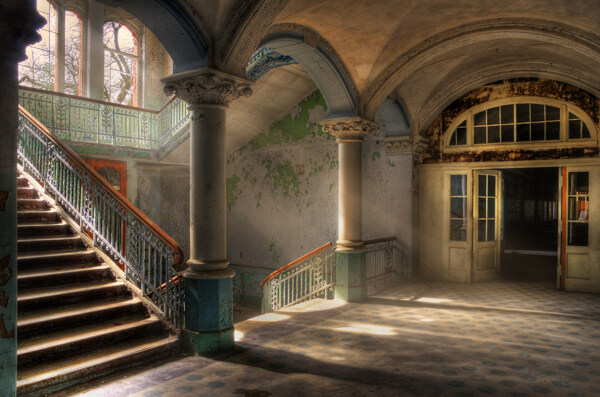 怀旧别墅楼梯大厅效果图图片