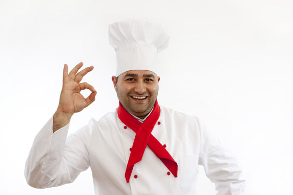 做OK手势的外国男厨师图片