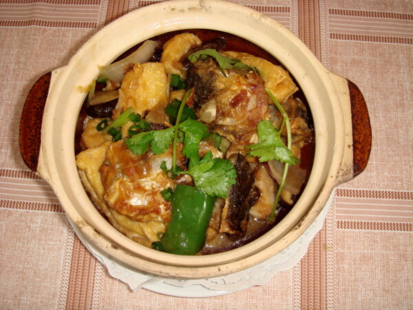 豆腐魚頭煲圖片
