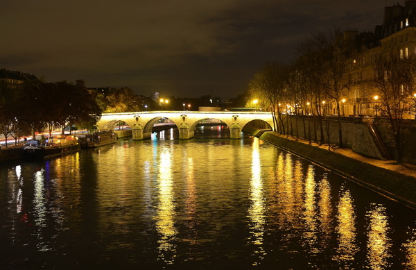 夜晚城市桥梁风景图片