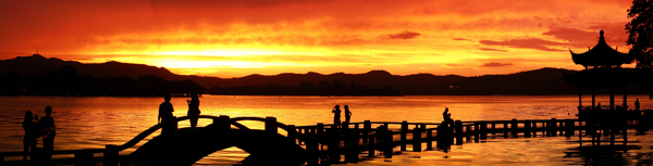 黄昏湖上美景图片图片