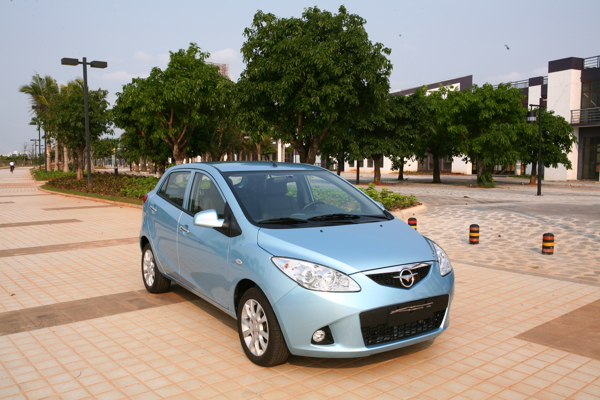 馬自達轎車圖片