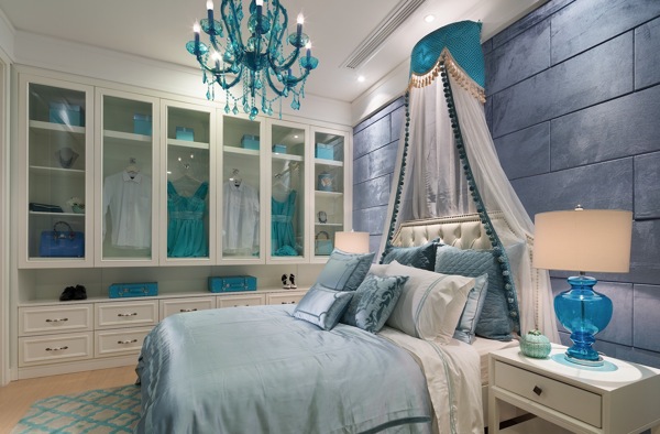 现代时尚卧室宝蓝色花瓶室内装修效果图