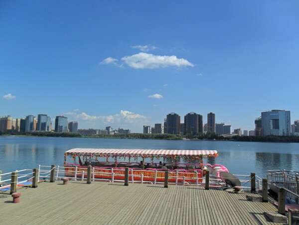 河邊圖片
