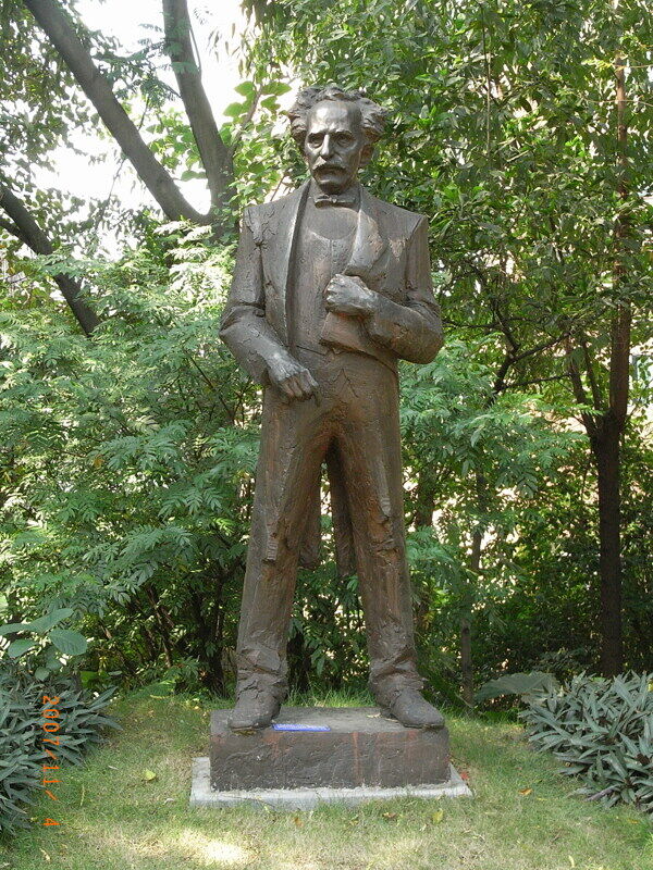 爱因斯坦雕塑