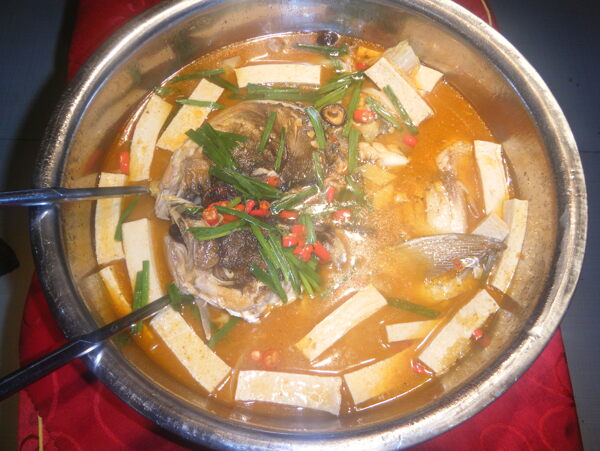 豆腐魚頭煲圖片