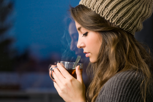 喝茶的美女圖片