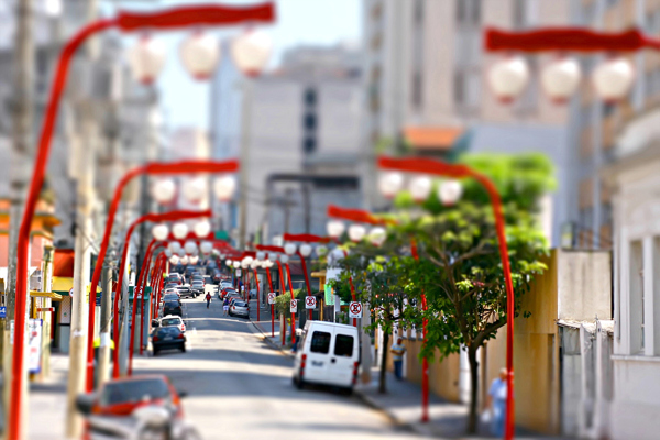 道路上的汽車圖片