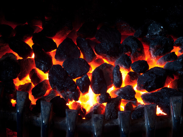 火炉里的火炭图片