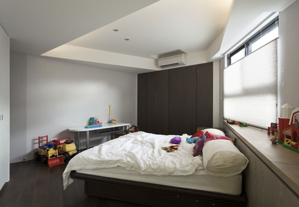 现代港式儿童卧室装修效果图