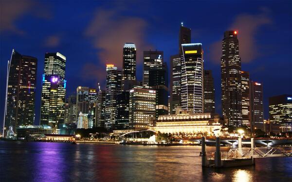 新加坡海滨湾一角夜景图片