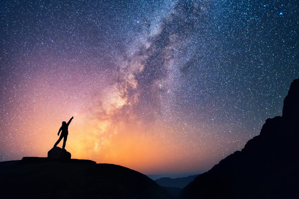 唯美的高山星空