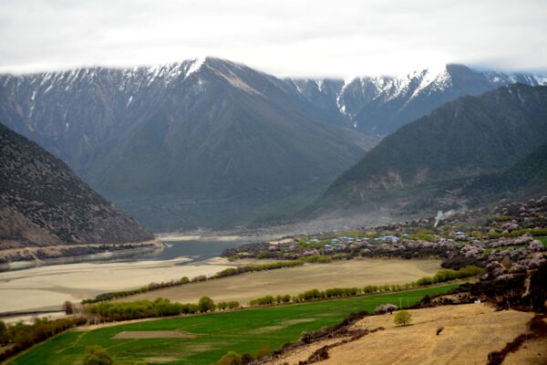 雅鲁藏布江风景