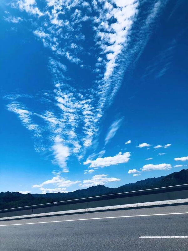 藍(lán)天白云