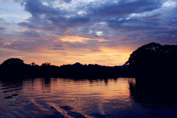 泰国桂河风光高清图片
