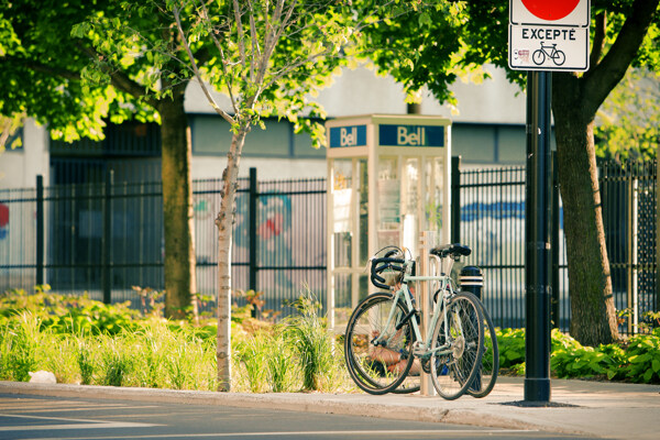 自行车站台街角清新背景素材