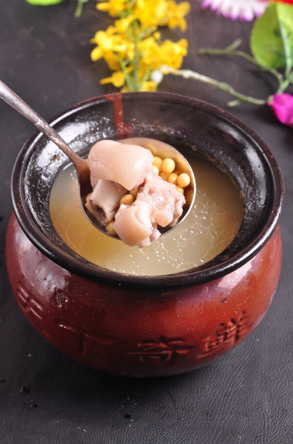瓦罐黃豆大骨湯圖片