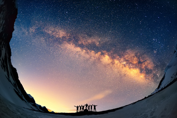 唯美的高山星空