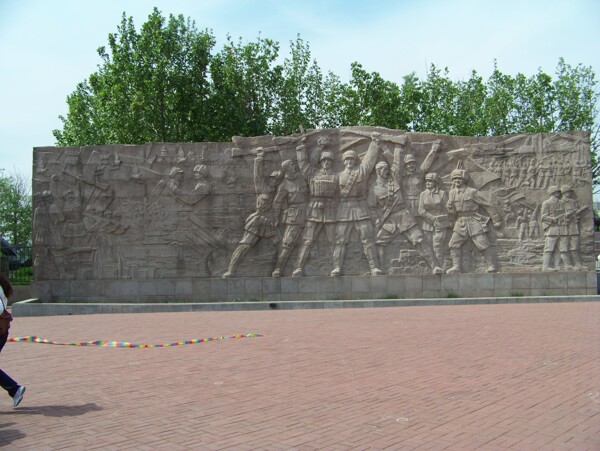 平津战役雕塑图片