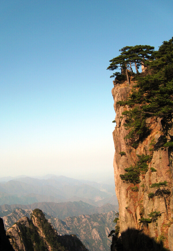 黃山懸崖圖片