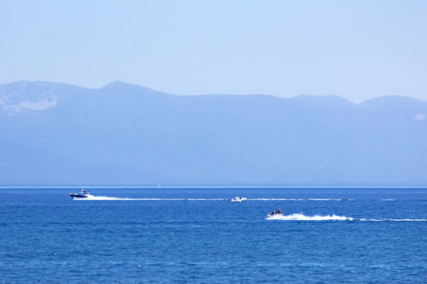 海上劃船