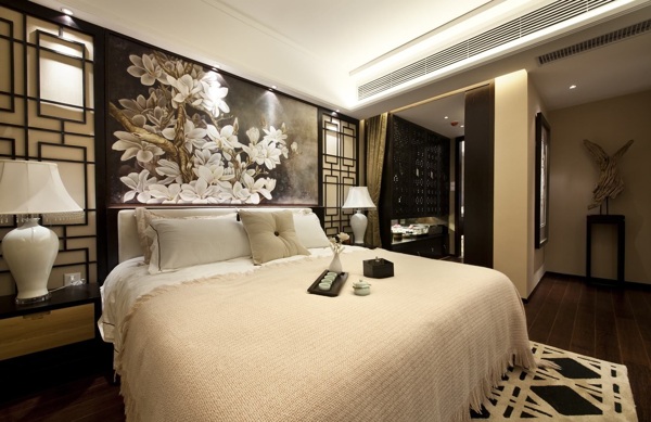 中式卧室银色花纹背景墙室内装修效果图