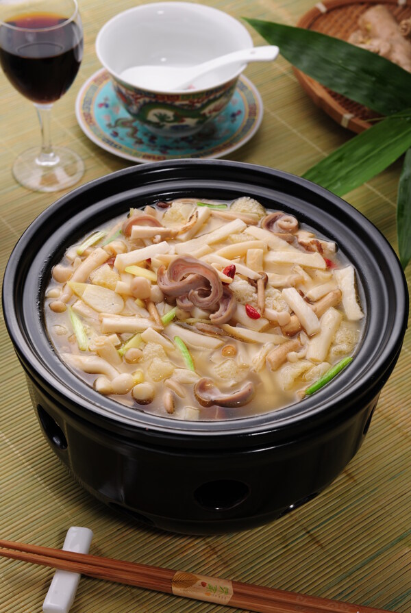 豬肚蘑菇湯圖片