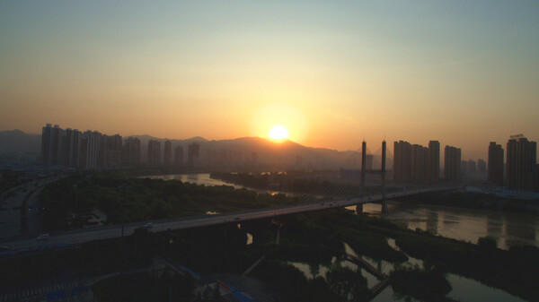 日出城市橋圖片