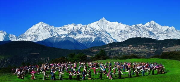 梅里雪山藏族舞蹈图片