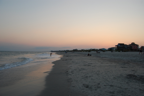 夕阳沙滩景色图片