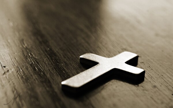 宁静的十字架图片