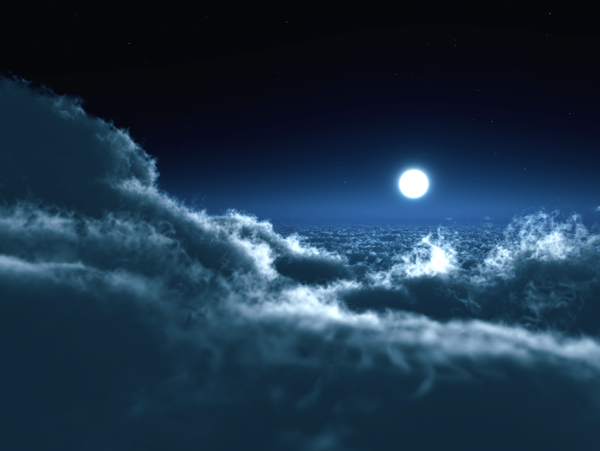 滚滚云层和月亮