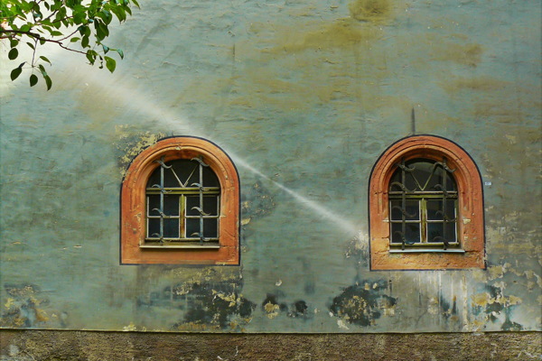 古老建筑窗户图片