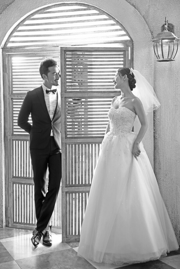 黑白风格婚纱摄影图片