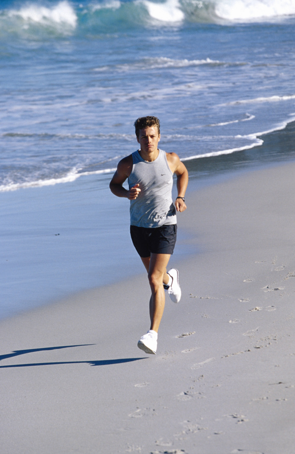 跑步男人健身健美图片