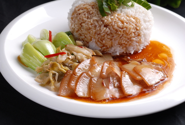 香濃醬汁鹵肉拌飯