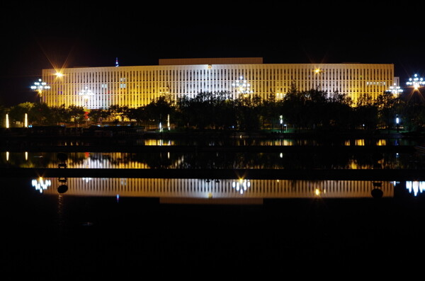 巴彦淖尔市大楼夜景