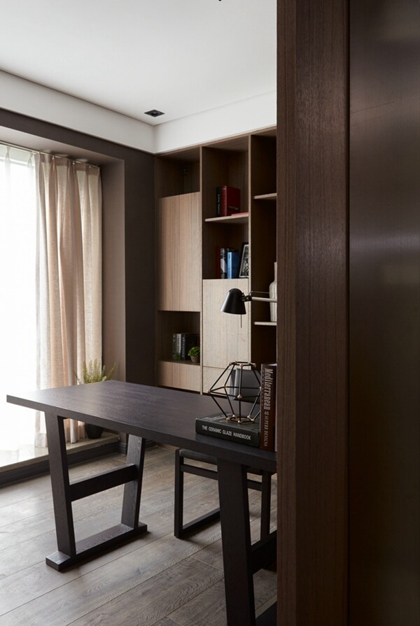 中式雅致客厅木制展示书架室内装修效果图