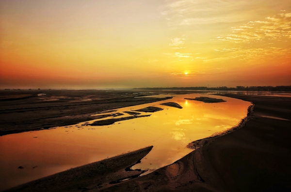 黄河日出之美景图片