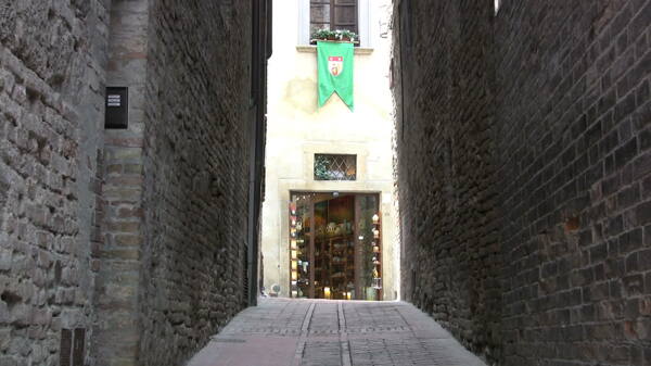意大利圣吉米尼亚诺狭窄的小巷股票视频视频免费下载