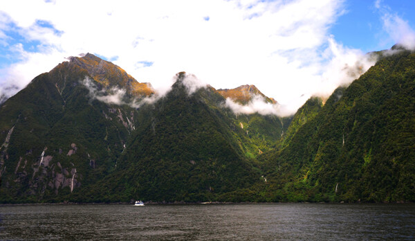 新西兰米佛峡湾美景图片