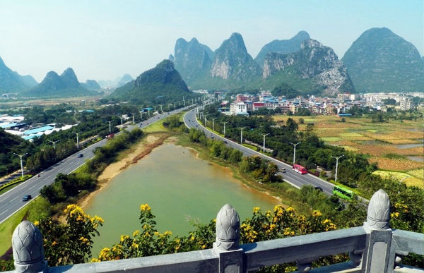 桂林机场路风景图片