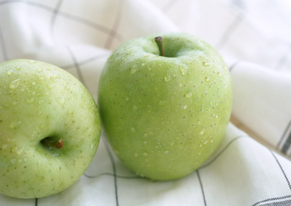 新鲜水果苹果水珠两个苹果JPG