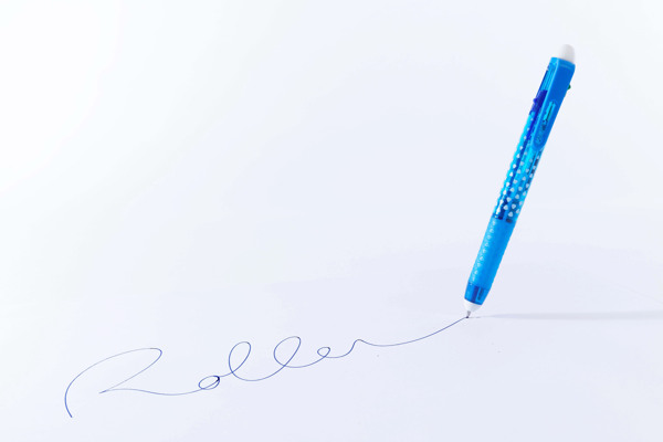 蓝色创意小巧的圆珠笔jpg素材