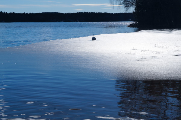 唯美冬季湖泊风景图片