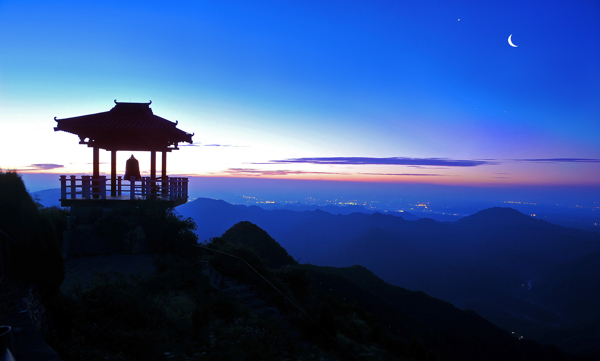 王屋山日出图片