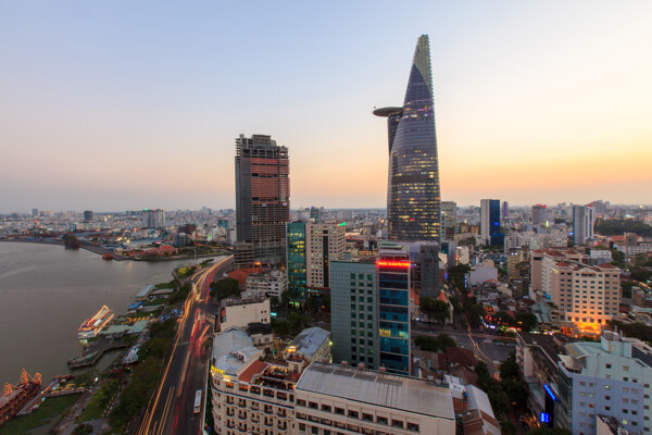 海边城市背景图片