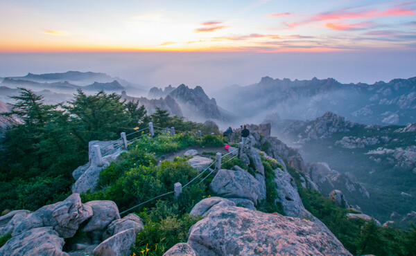 丹炉峰风景图片