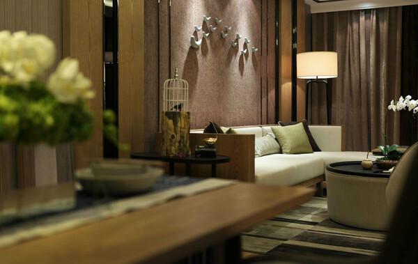 现代时尚客厅暖色落地灯室内装修效果图