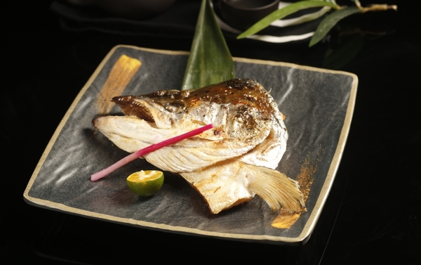 日式煎三文鱼头图片